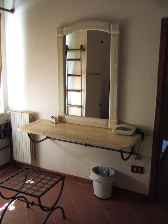 Eremo Hotel Casa Del Sorriso Erice Habitación foto